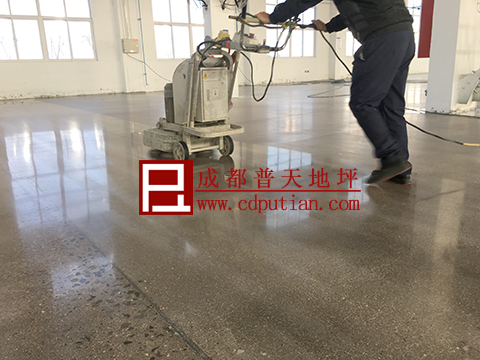 环氧地坪改造成混凝土密封固化剂地坪施工工艺2