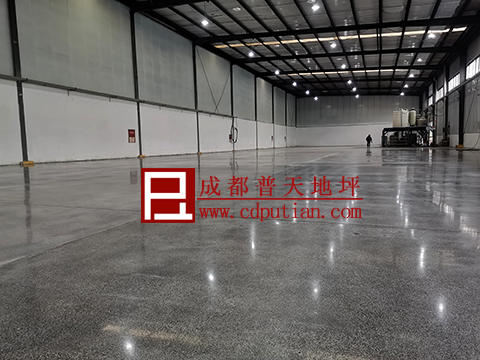 翻新后的固化剂地坪