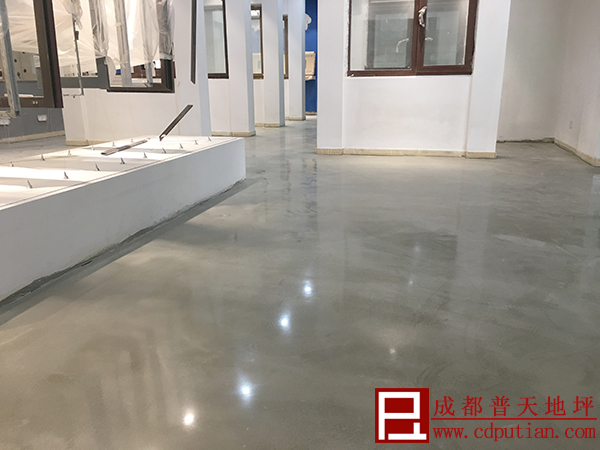 高端门窗展厅水泥自流平抛光地坪